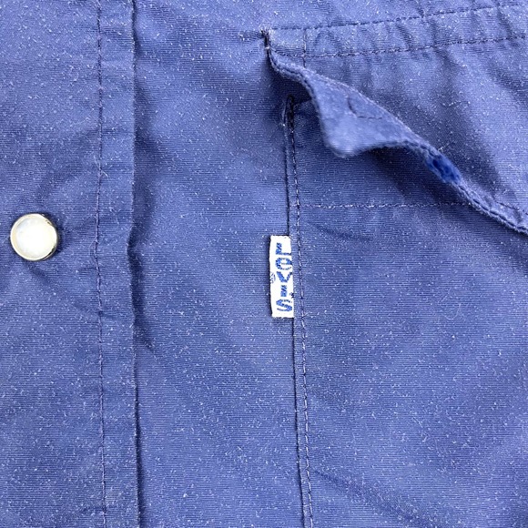 Vintage Levis Ski Button Up Shirt Mens Medium Navy Blue Pearl Snap Made USA 80s - Picture 3 of 12